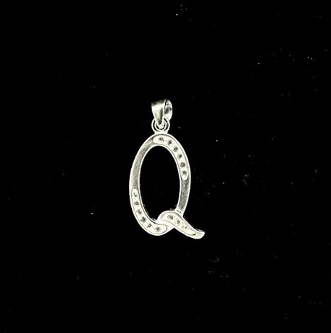 DIJE LETRA "Q" GRANDE 