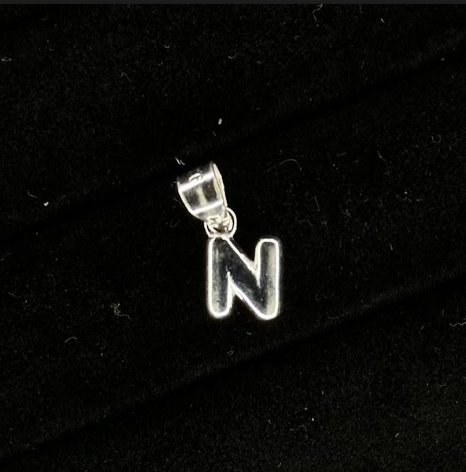 DIJE LETRA "N" LISA 