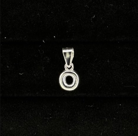 DIJE LETRA "O" LISA 