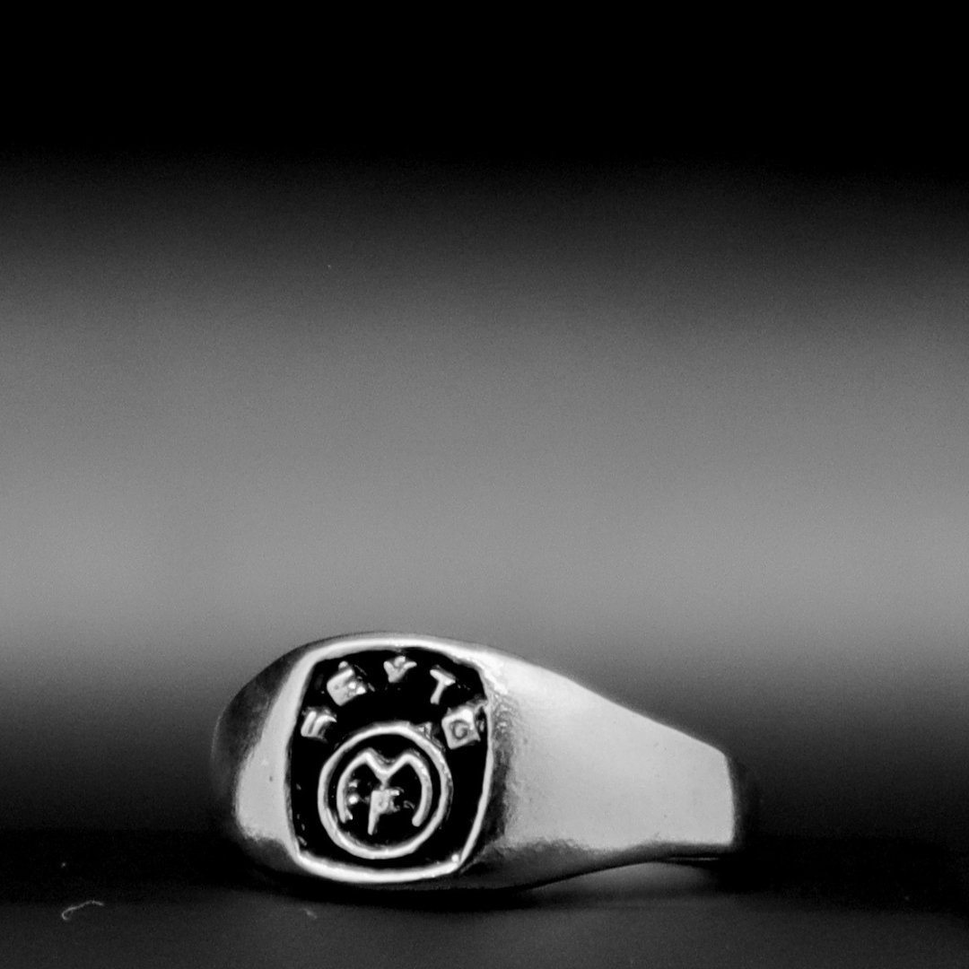 ANILLO PREPA ESTILO EMBLEMA 
