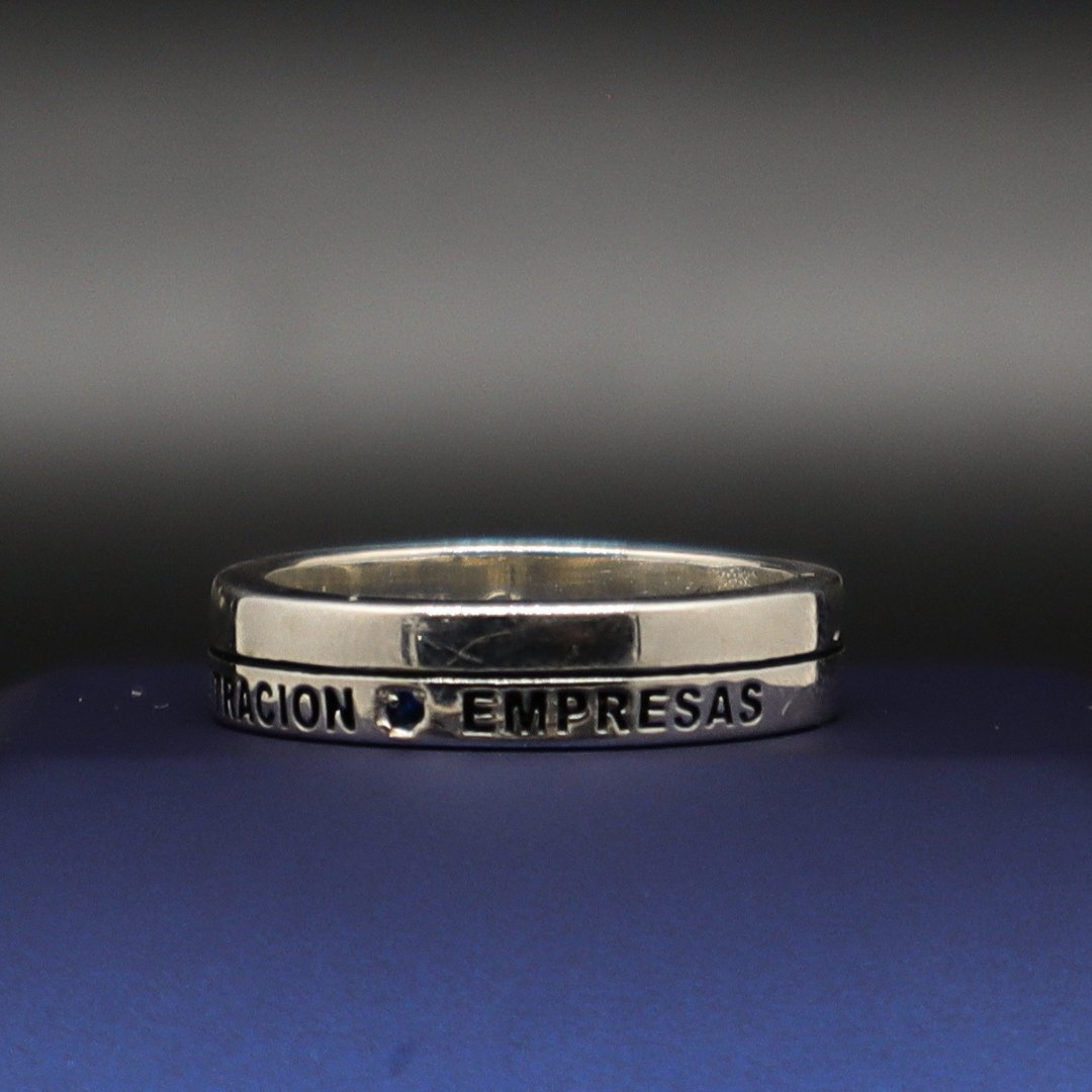 ANILLO CARRERA ADMIN EMPRESAS 