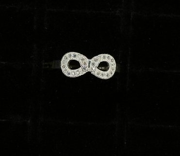 ANILLO INFINITO CON MARIPOSA